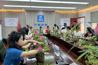 里夫斯：我和队友会真诚地关心彼此 这种关系会渗透到球场上